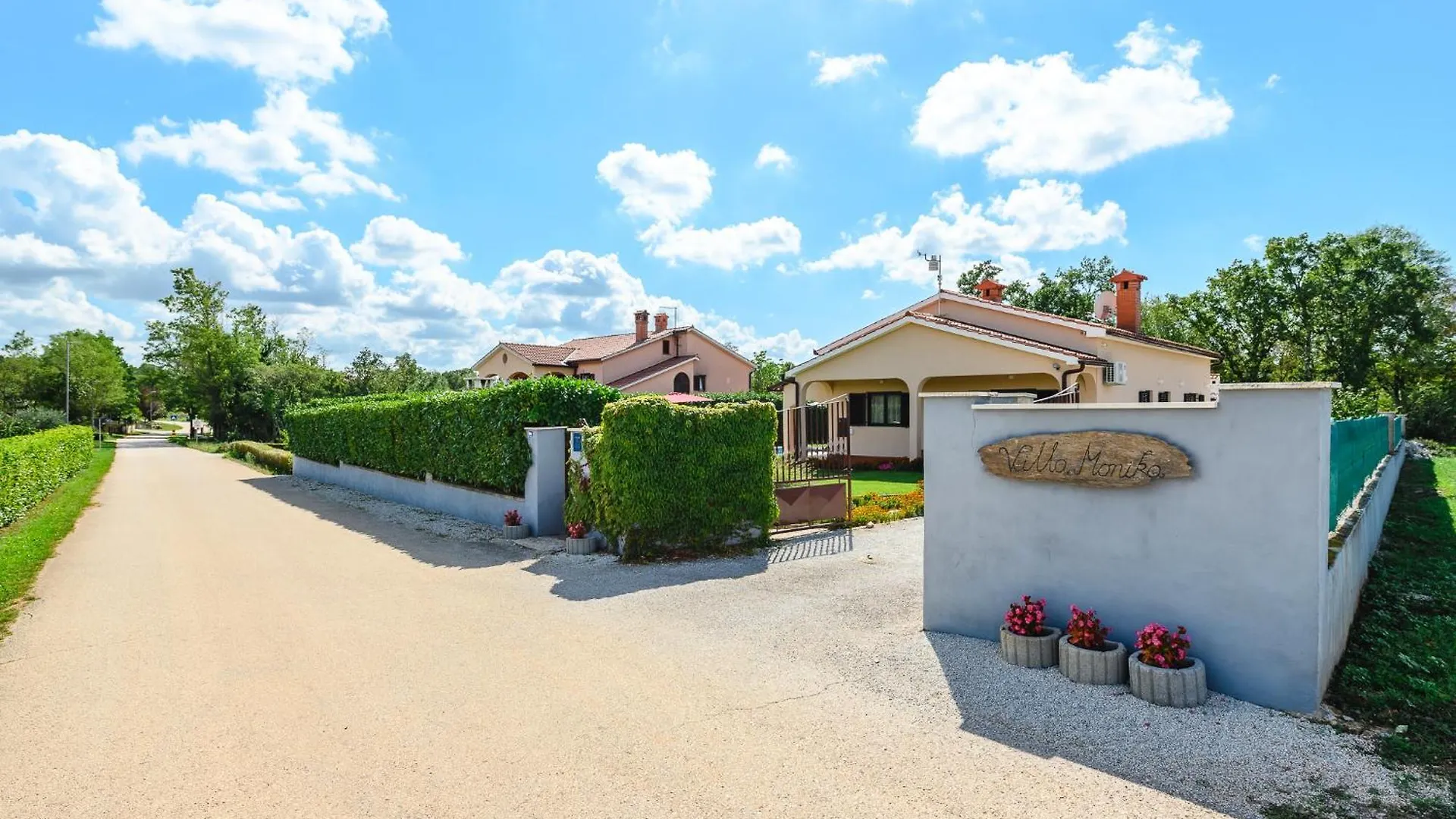 Villa Monika Tinjan